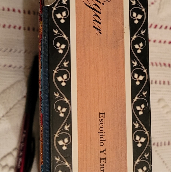 Hand - Picture 7 of 10